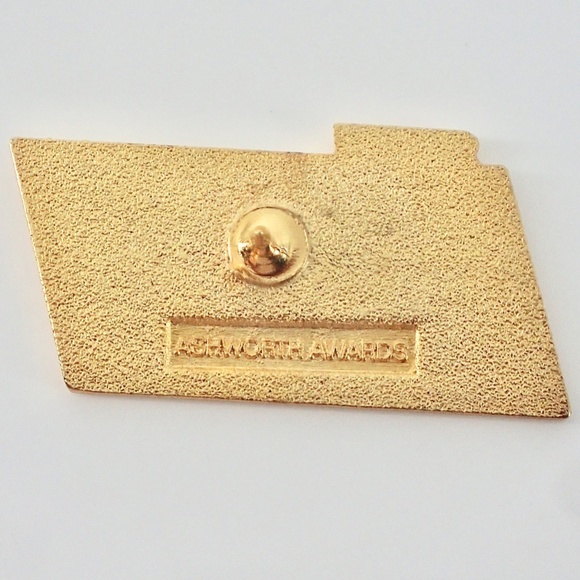 2006 US Figure Skating Synchronized Championships 1 1/4" Gold Tone Metal Pinback - Picture 2 of 6
